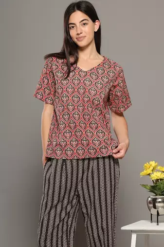 Red everyday wear cotton pyjama co-ord set for women