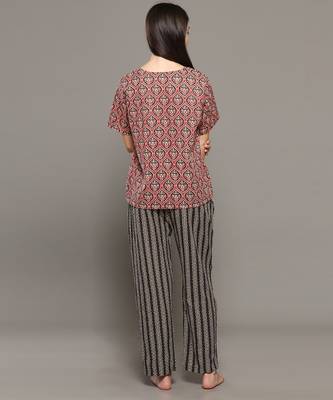 Red everyday wear cotton pyjama co-ord set for women 5