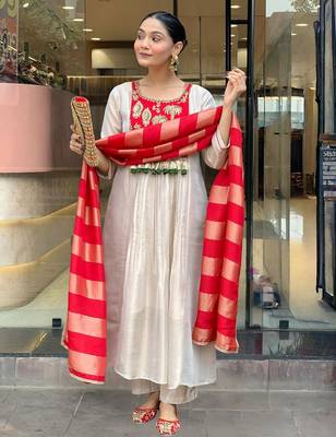 Women cream silk sequin embroidery kurta set with red jacquard silk dupatta salwar suit 3