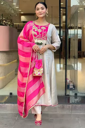 Cream silk sequin embroidery round neck kurta set with pink jacquard dupatta