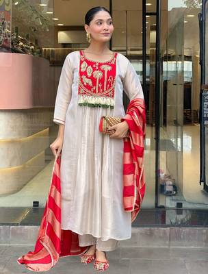 Women cream silk sequin embroidery kurta set with red jacquard silk dupatta salwar suit 4