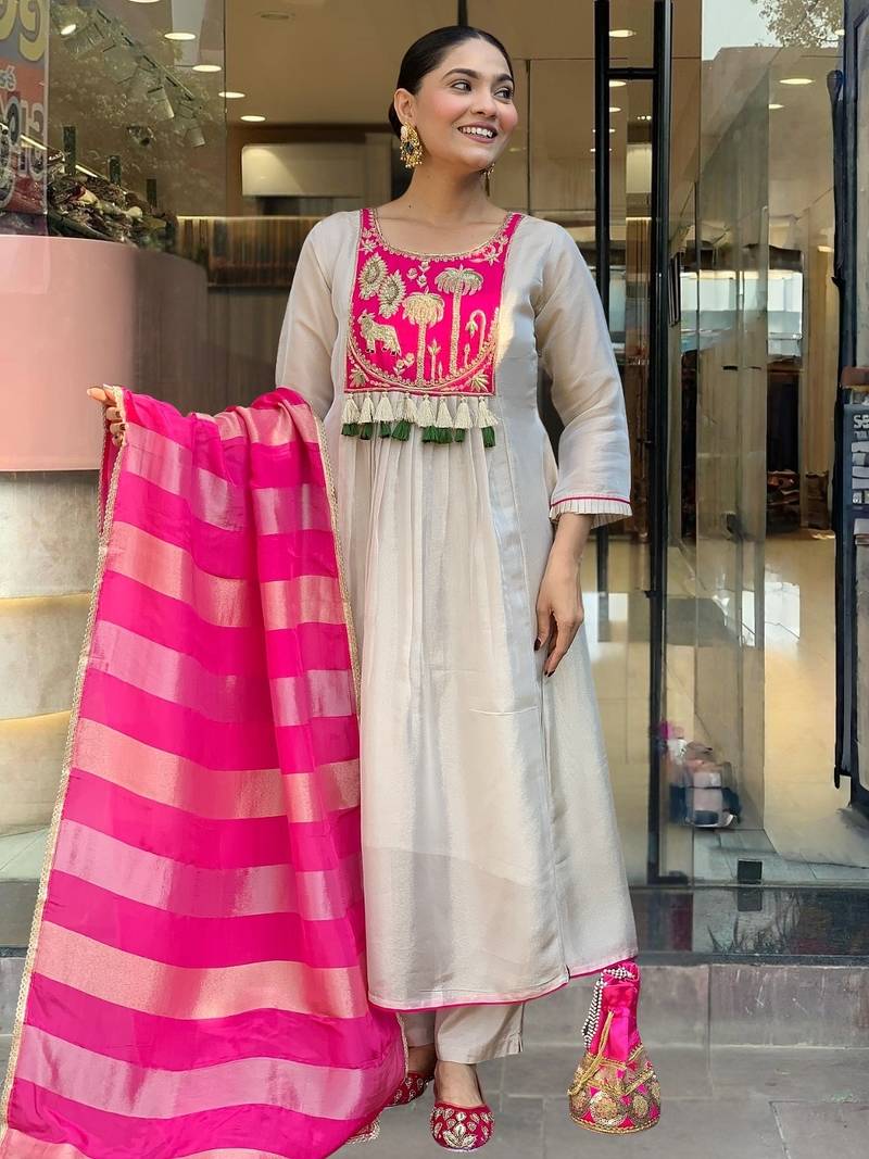 Cream silk sequin embroidery round neck kurta set with pink jacquard dupatta