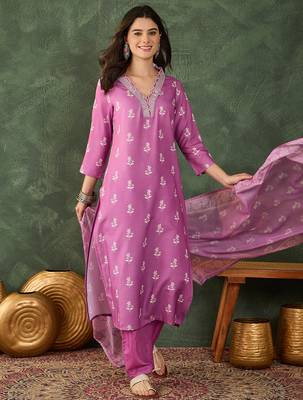 Onion floral rayon silk v-neck kurta set with organza dupatta 1