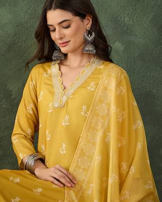 Yellow floral rayon silk v-neck kurta set with organza dupatta 5