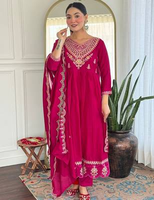 Pink vichitra silk sequin embroidered v neck kurta set with vichitra silk dupatta 2