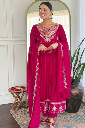 Pink vichitra silk sequin embroidered v neck kurta set with vichitra silk dupatta
