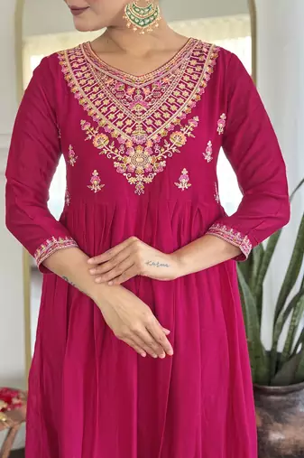 Pink vichitra silk sequin embroidered v neck kurta set with vichitra silk dupatta