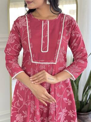Pink rayon silk printed round neck kurta set with printed organza dupatta 5