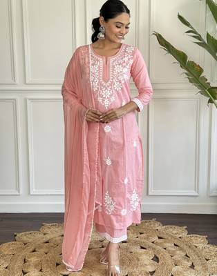 Pink cotton silk lakhanavi embroidered round neck kurta set with nazmin dupatta 4