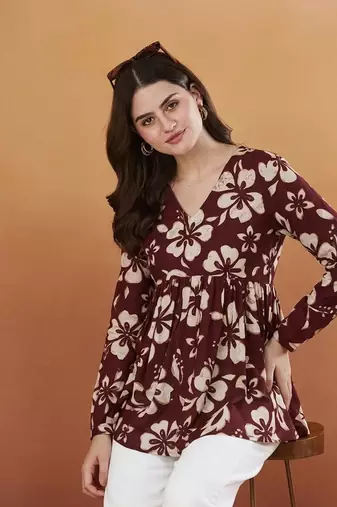 Women's rayon handprinted designer casual wear ethnic maroon short kurti