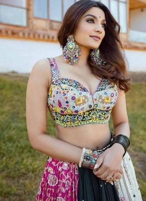 Printed Lehenga Choli in Heavy Muslin Cotton with Real Mirror Work 2