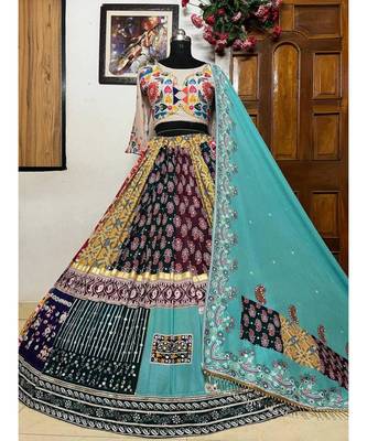 Navratri Printed Lehenga Choli in Heavy Muslin Cotton with Real Mirror Work 3