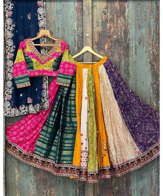 Navratri Printed Lehenga Choli in Heavy Muslin Cotton with Real Mirror Work 5