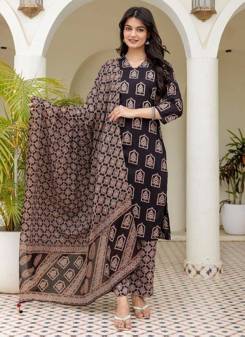 Women balck ajrakh cotton neck has  detailing all work over ,sleeves   kurta set
