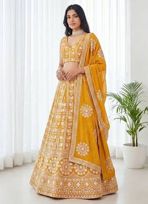 Bollywood Style Wedding Wear Lehenga Choli 4