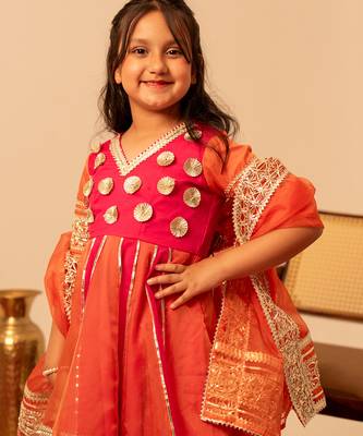 Rani pink embroidered organza anarkali set 2