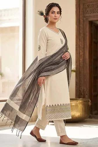Cream cotton straight kurta pant set with charcoal grey dupatta