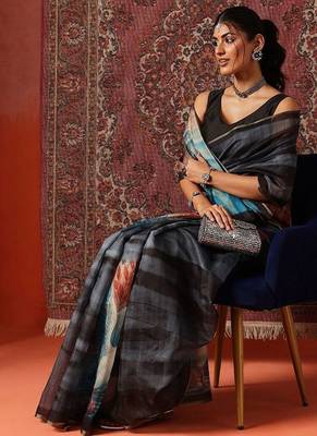 Grey printed cotton blend ethnic saree with blouse piece 3