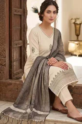 Cream cotton straight kurta pant set with charcoal grey dupatta