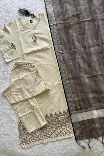 Cream cotton straight kurta pant set with charcoal grey dupatta