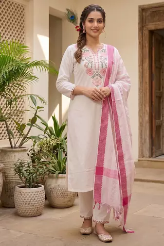 Off-white cotton straight kurta pant set with rani pink dupatta