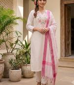 Off-white cotton straight kurta pant set with rani pink dupatta