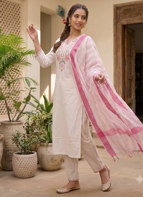 Off-white cotton straight kurta pant set with rani pink dupatta 3