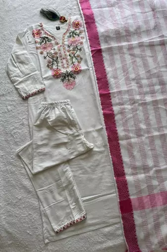 Off-white cotton straight kurta pant set with rani pink dupatta