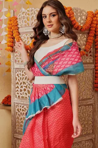 Coral printed cotton blend ethnic saree with blouse piece