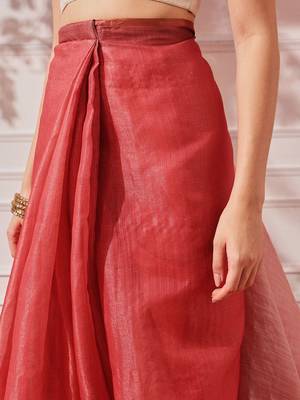Red plain cotton blend festive saree with blouse piece 5