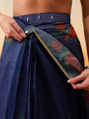 Navy blue printed cotton blend ethnic saree with blouse piece 5