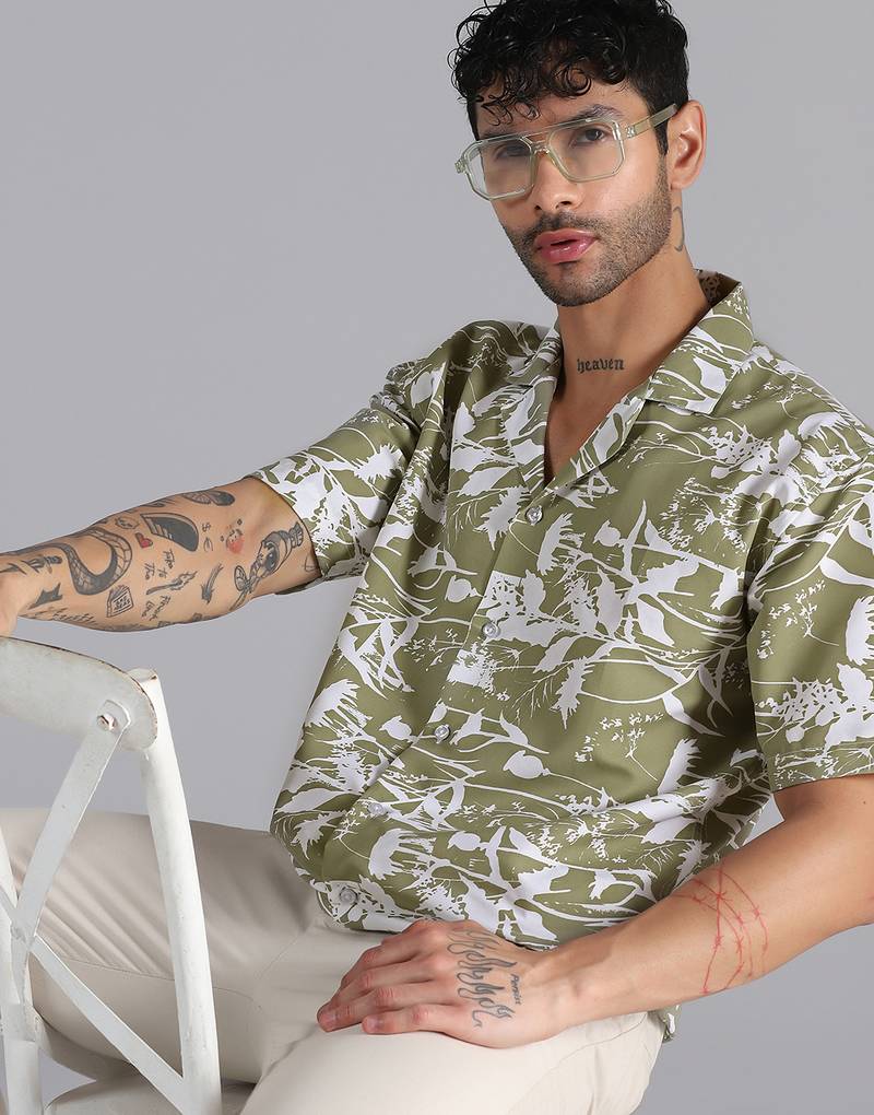 Leaf shadow printed green shirt