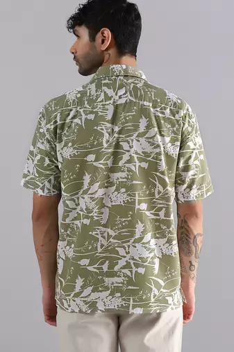 Leaf shadow printed green shirt