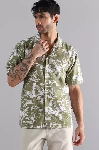 Leaf shadow printed green shirt