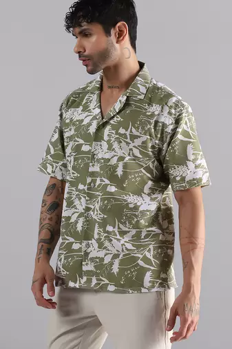 Leaf shadow printed green shirt
