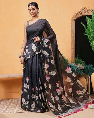 Black printed cotton blend ethnic saree with blouse piece 2