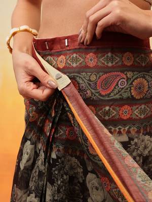 Brown printed cotton blend ethnic saree with blouse piece 5