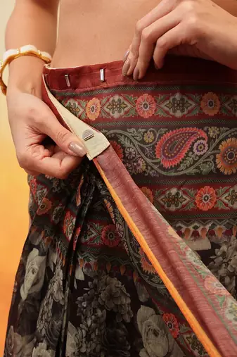Brown printed cotton blend ethnic saree with blouse piece