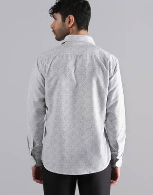 White shirt with subtle swirl 4
