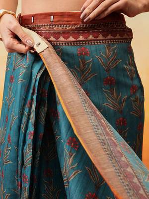 Teal printed cotton blend ethnic saree with blouse piece 5