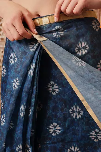Blue printed cotton blend ethnic saree with blouse piece