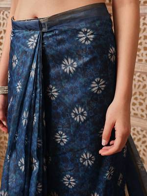 Blue printed cotton blend ethnic saree with blouse piece 5