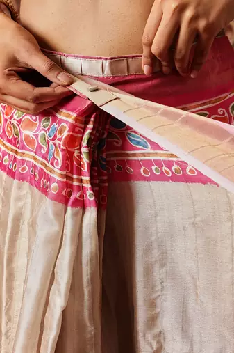 Cream printed art silk ethnic saree with blouse piece