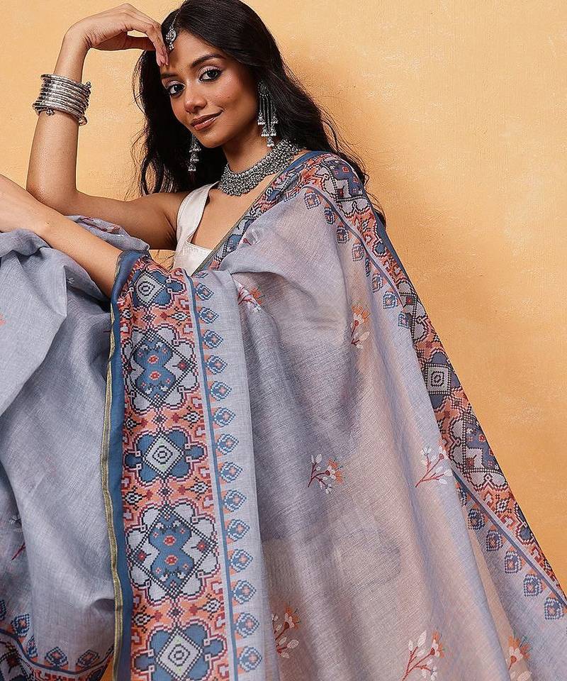 Grey printed cotton blend ethnic saree with blouse piece