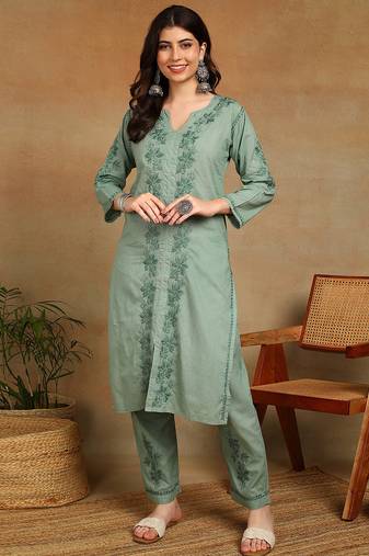 Women green ethnic motifs embroidered cotton front slit chikankari kurta with trousers