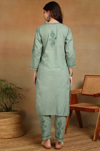 Women green ethnic motifs embroidered cotton front slit chikankari kurta with trousers