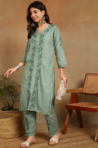 Women green ethnic motifs embroidered cotton front slit chikankari kurta with trousers