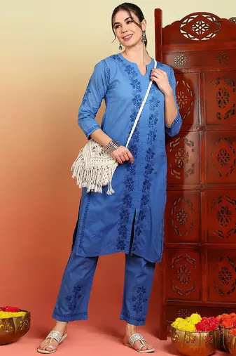Women dark blue ethnic motifs embroidered cotton floral chikankari ombre kurta set with palazzo