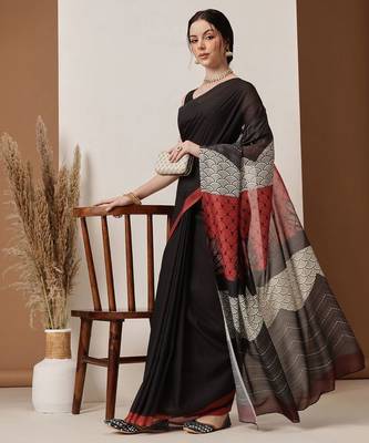 Black printed cotton blend ethnic saree with blouse piece 4