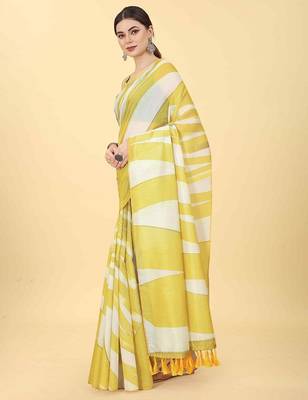 Yellow printed cotton blend ethnic saree with blouse piece 2